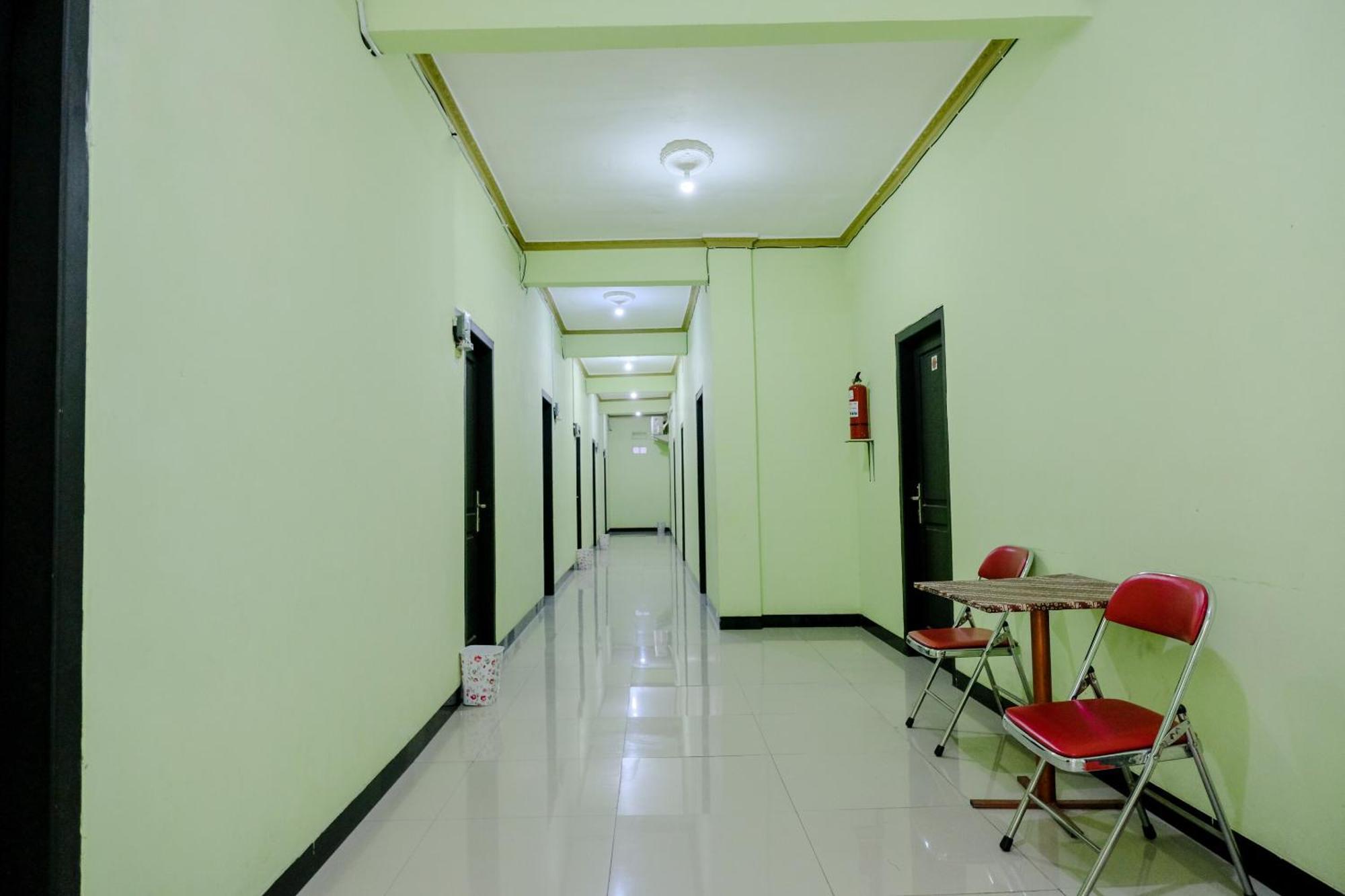 Oyo Life 2508 Alba Suites Homestay Syariah Tulungagung Bagian luar foto