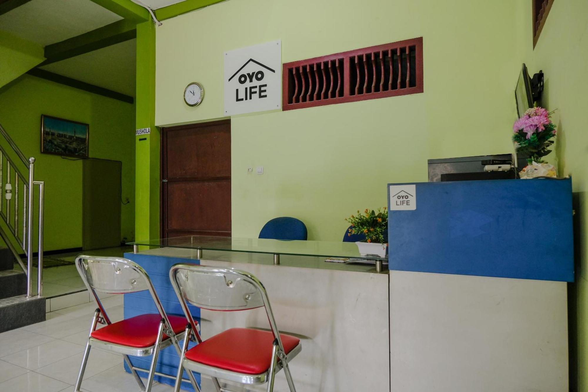 Oyo Life 2508 Alba Suites Homestay Syariah Tulungagung Bagian luar foto